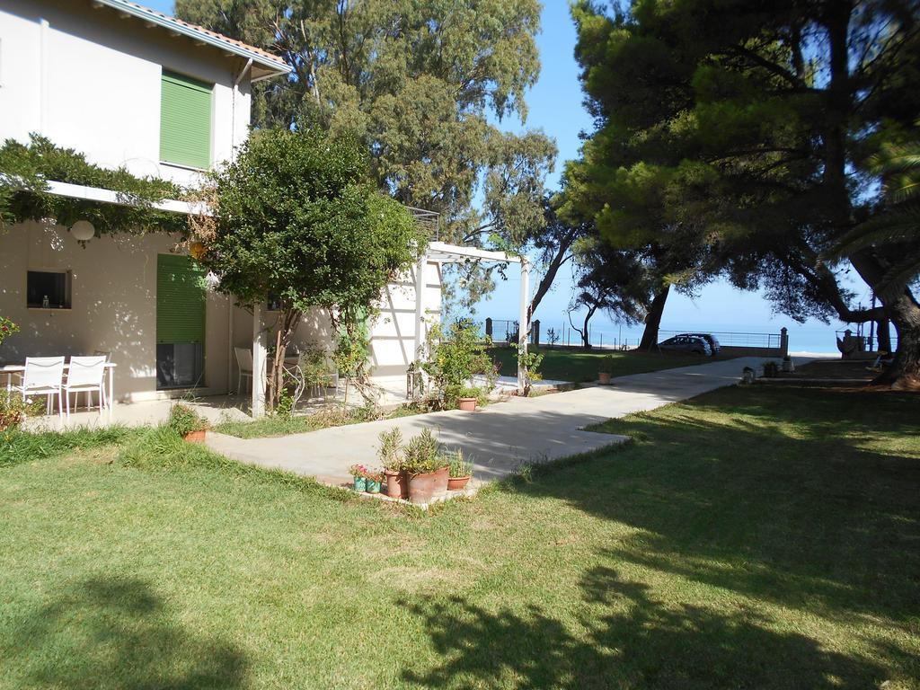 Brunello Seaside Apartments Lefkada City ภายนอก รูปภาพ